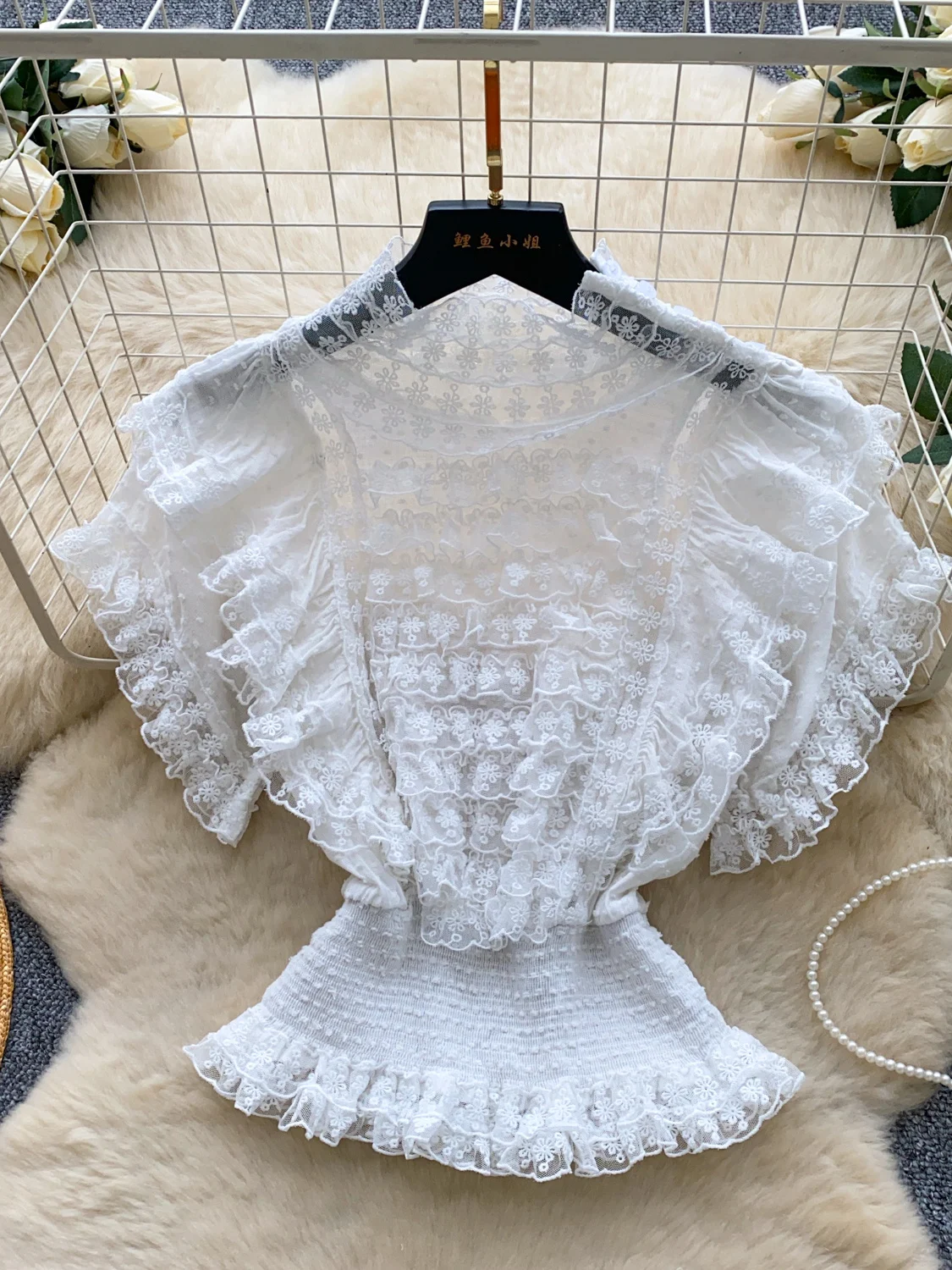 

Retro Court Style Lace Sweet Shirt Women Summer Korean Version Sleeveless Hem Gathered Waist Slim Fit Top Breathable Skin-fri...