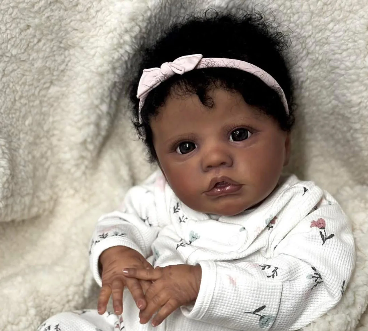 

19inch Dark Skin Primrose Awake Soft Cotton Body Lifelike Cuddly Reborn Doll Multiple Layers Painting Skin With Hand Root Hair
