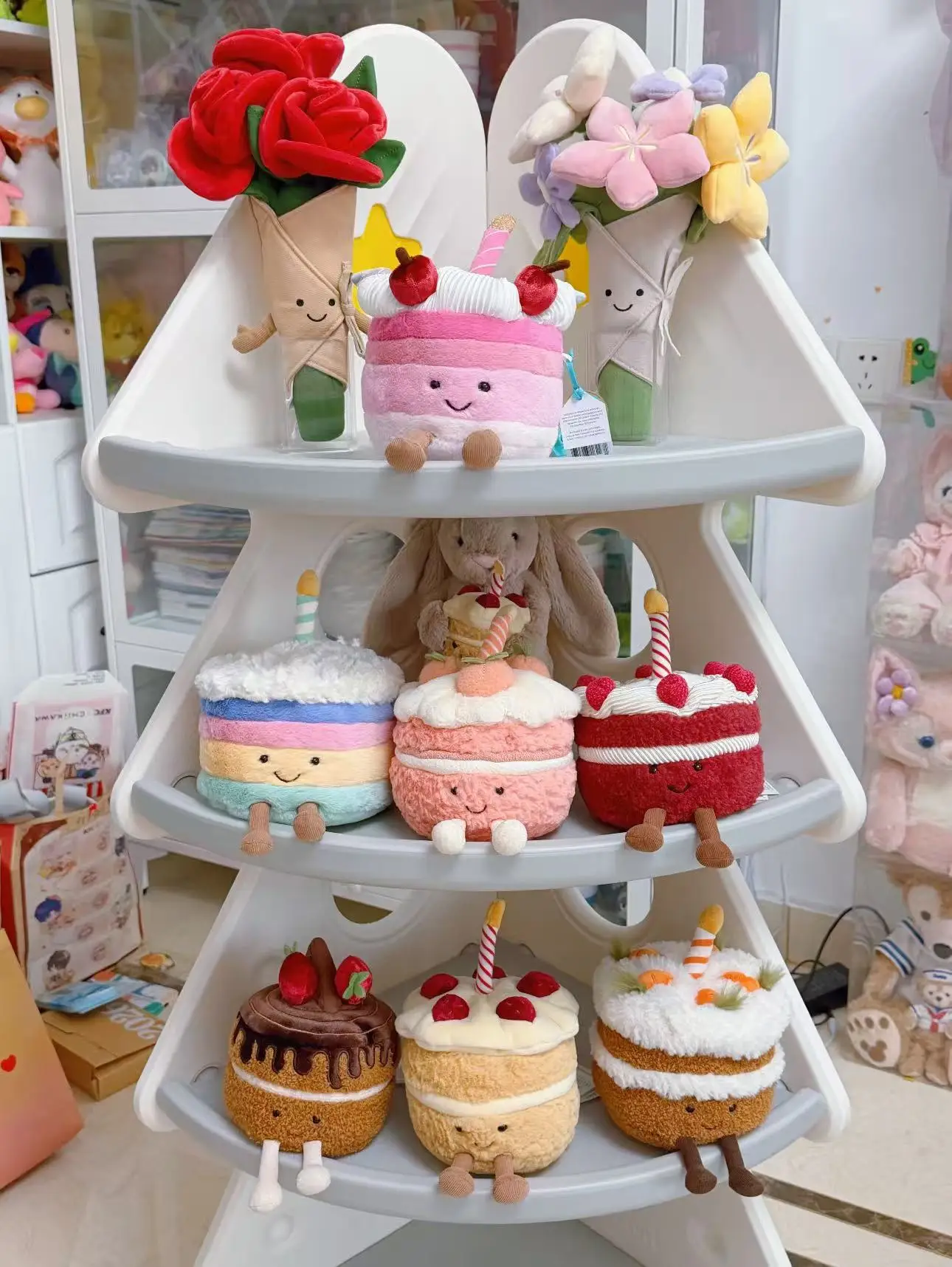Il existe toutes sortes de jouets en peluche que vous souhaitez, à mettre dans la voiture, comme cadeaux d'anniversaire, pour réconforter les enfants ou à offrir à vos proches.
