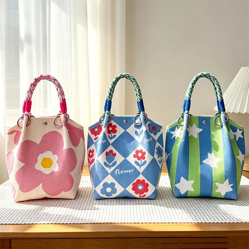 bolsa-de-ombro-grande-capacidade-em-trico-jacquard-com-alca-de-trico-multipadrao-e-fecho-magnetico