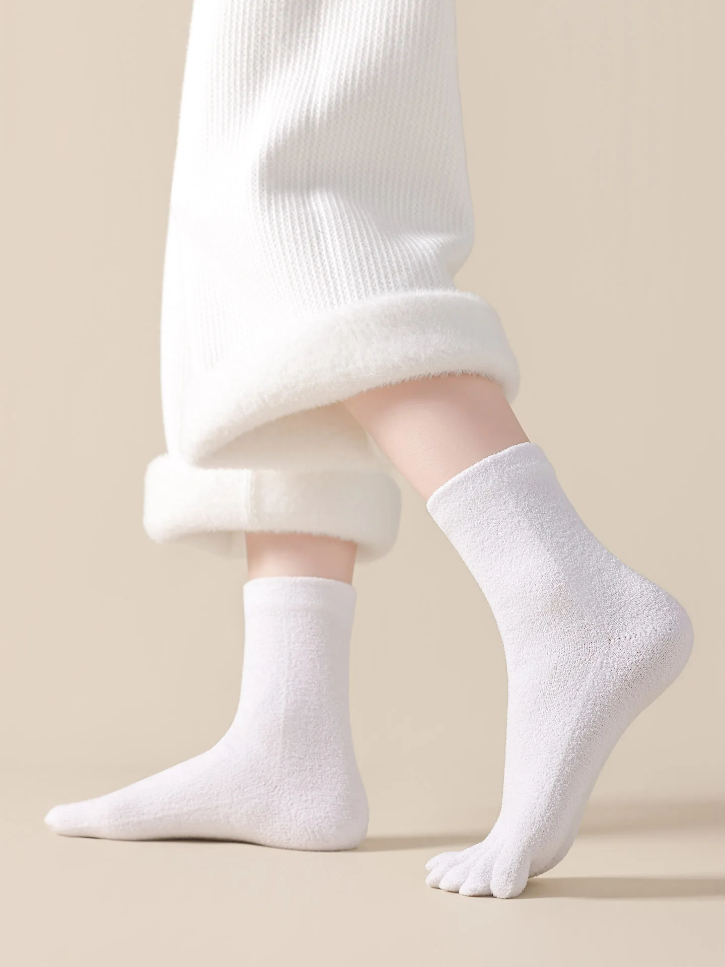 3 Pairs Solid Color Thick Velvet Warm Toe Socks Winter Toe socks Women Ladies Girls Mid-tub Soft Cold-resistant Five Toed Socks