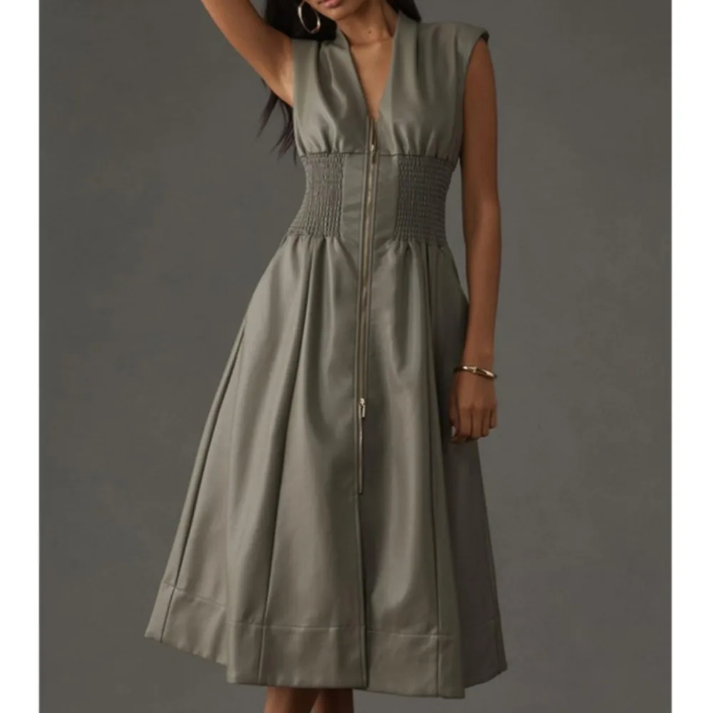 

Retro Sleeveless Leather Zipper Dress Summer Women's Sexy V-neck Solid Color Waist Pocket Knee-length Dress Ropa Mujer Vestidos