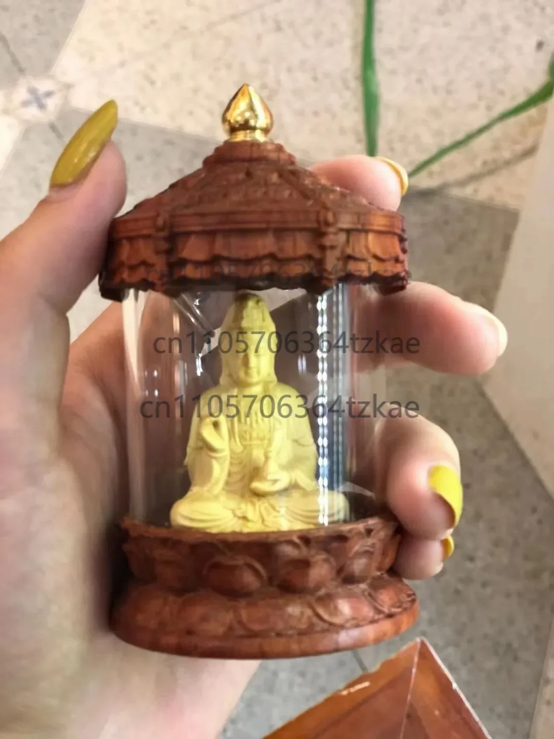 

Chinese Boxwood+Redwood Wood Hand Carved Car Ornaments Guanyin Statue