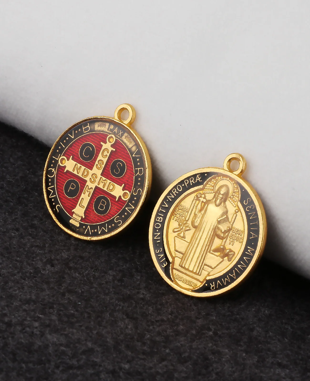 5 قطعة طرد الأرواح الشريرة المسيحية سانت البنديكت المعلقات المينا جولة CSPB سانت بنديكت الصليب ميدالية حُليات المجوهرات اكسسوارات