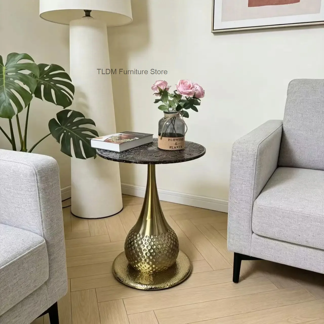 Light Luxury Coffee Tables Creative Hammer Pattern Metal Table Creative Tempered Glass Round Table Household Corner Tables