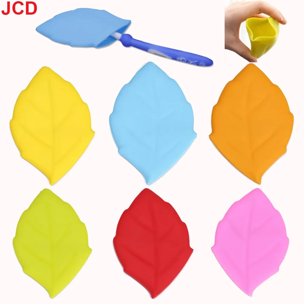 

JCD 1pcs Portable Travel Silicone Water Cup Personalized Maple Leaf Shape Outdoor Washing Cup Toothbrush Holder Lid Mouth Cup