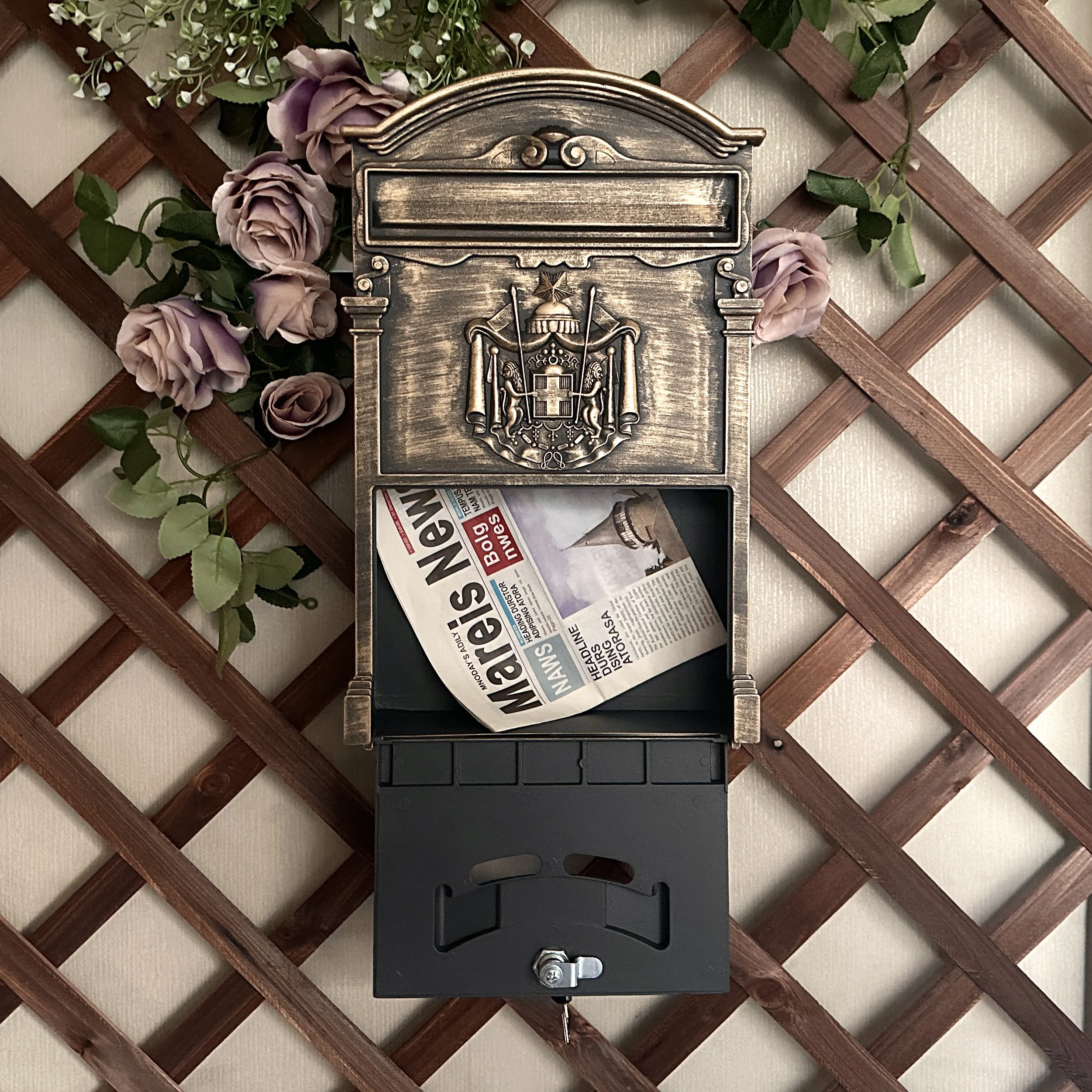 Metal Mailbox Post Lockable Mail Box Hanging Suggestion Box Front Door Gate Secure Large Storage Outdoor Decoration