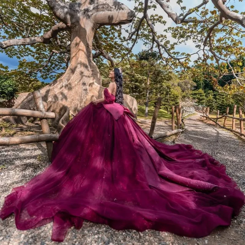 Vinho personalizado vermelho quinceanera vestidos fora do ombro lantejoulas cristal apliques laço arco cauda longa vestido 15 quinceanera