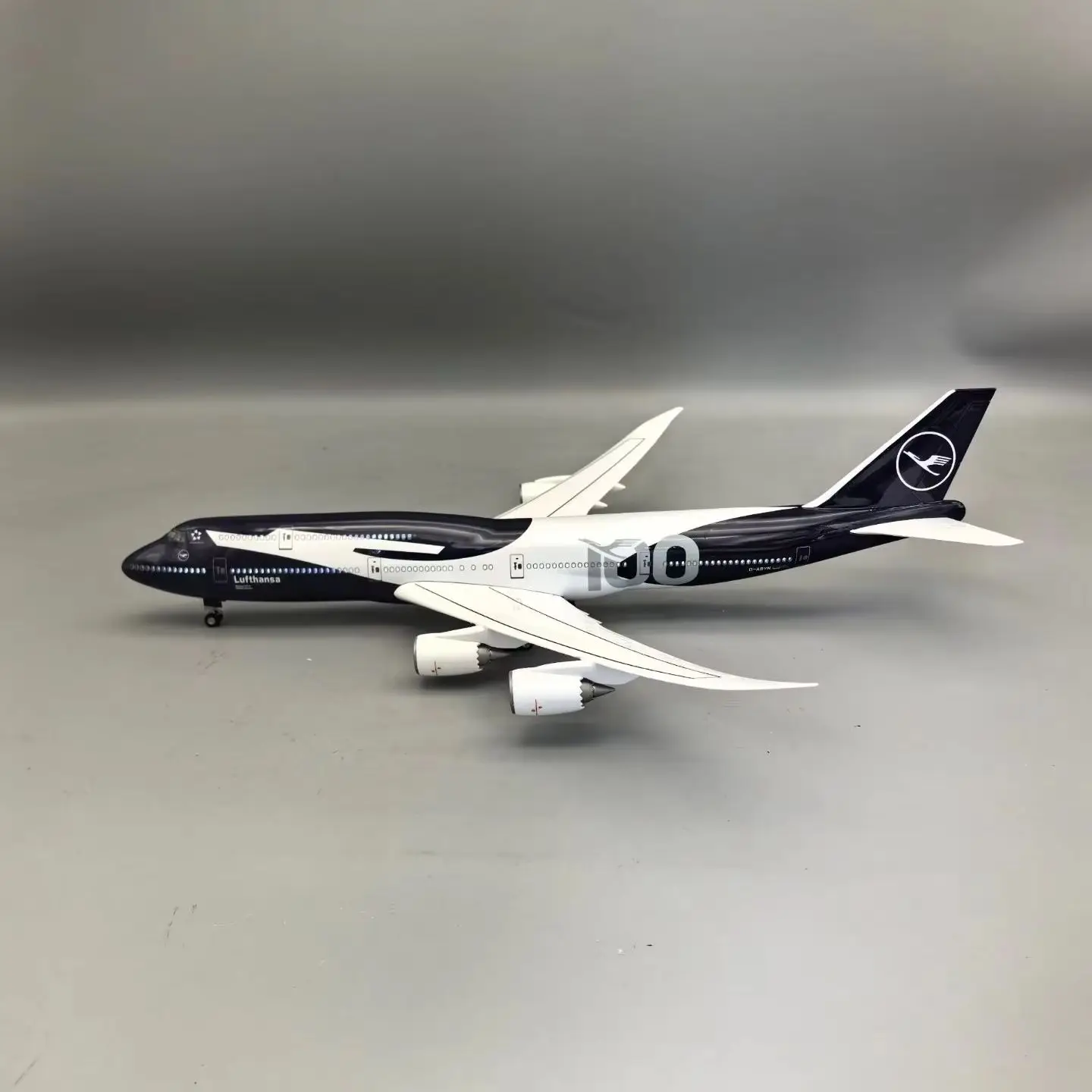 47cm Model Airplanes Lufthansa B747 German 100years Resin Diecast Scale Aircraft With Lights Stable Base For Aviation Souvenir