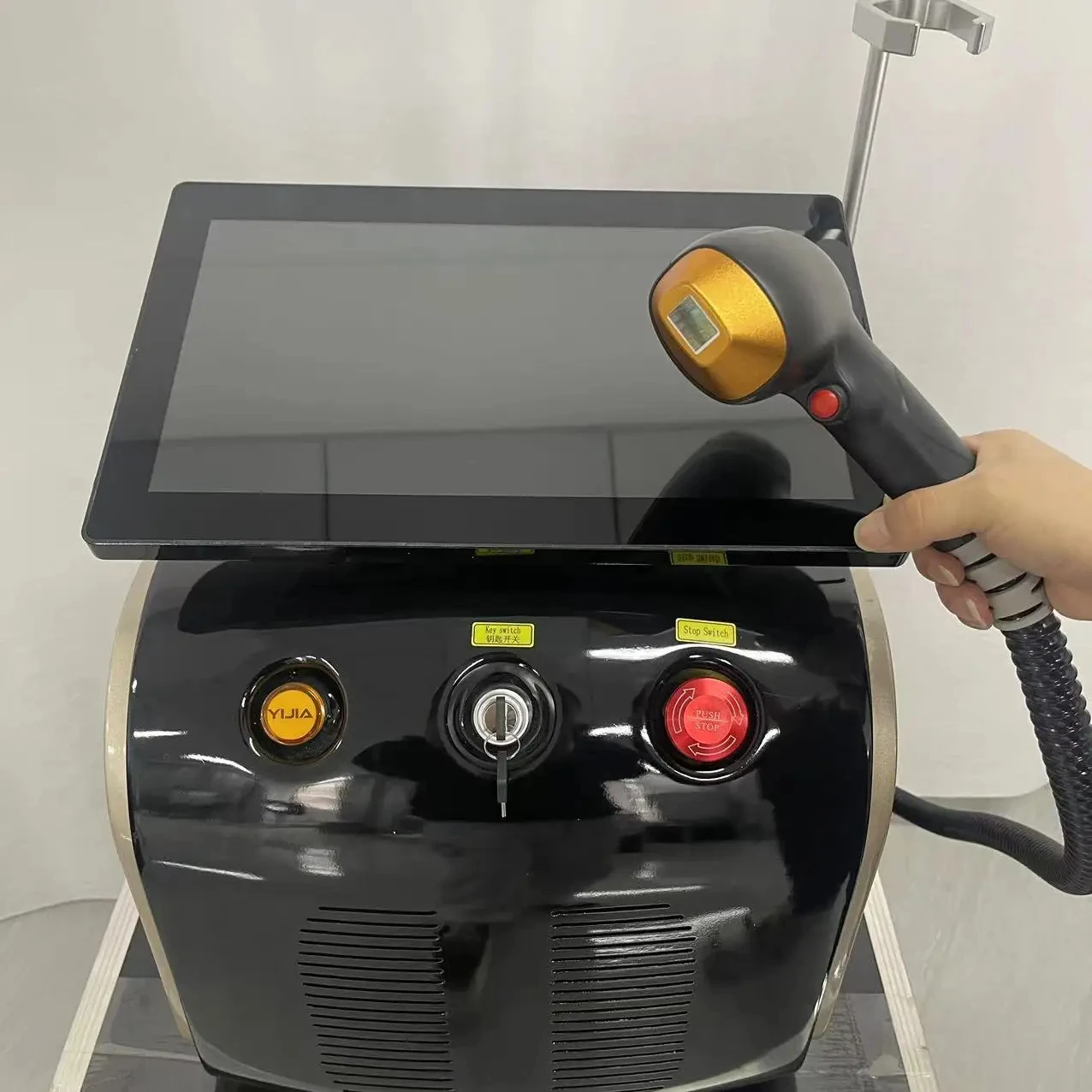 Mesin penghilang rambut permanen Titanium, mesin penghilang rambut permanen profesional Diode Laser 808nm peremajaan kulit es tanpa rasa sakit