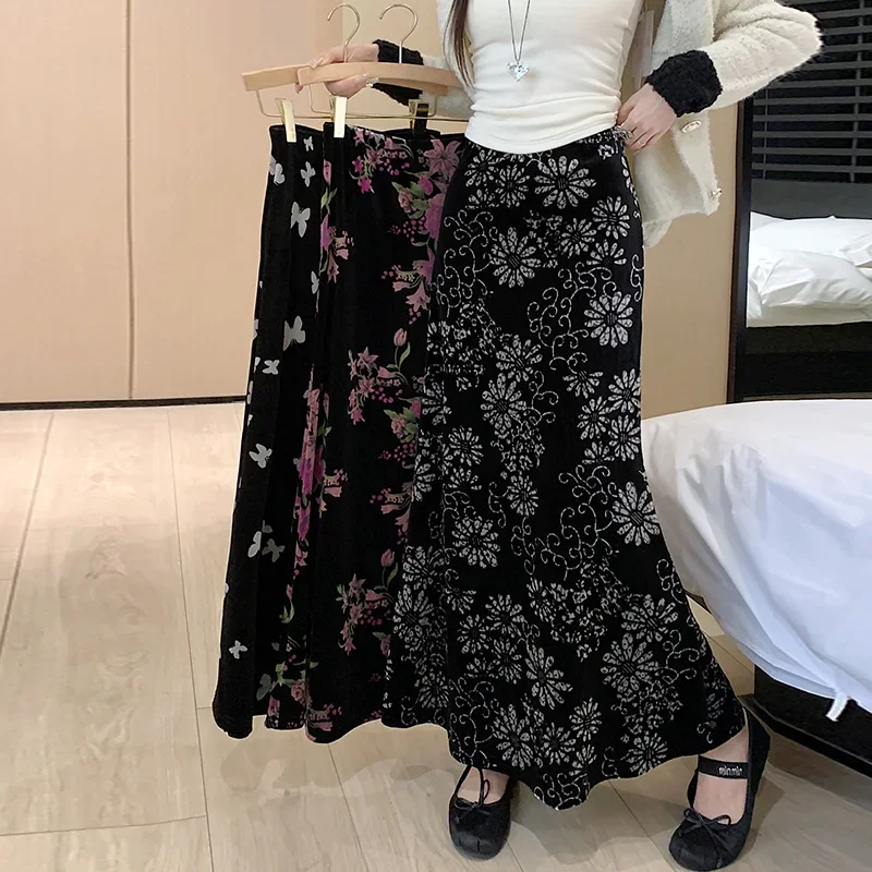 2024 New Autumn Winter Women High Waist Slim Long Skirt High Quality Elegant Floral Butterfly Print Black Velvet Skit