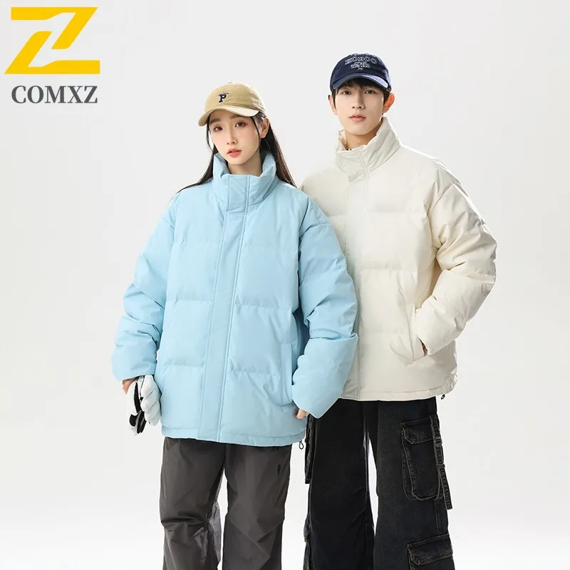 COMXZ الشتاء سترة 2025 العصرية الكورية بلون الدافئة التزلج سترة منفوخة الشارع فضفاض مريح أسفل سترة ملابس للرجال
