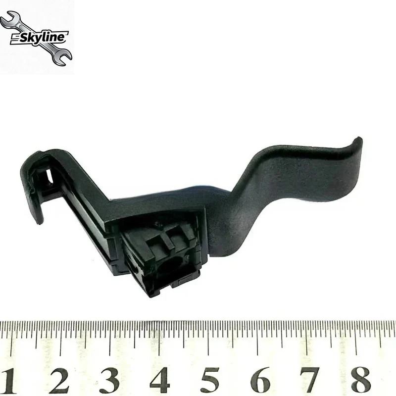 

1pc X5X6 rear door curtain hook G05 sunshade clip G06 roller blind buckle