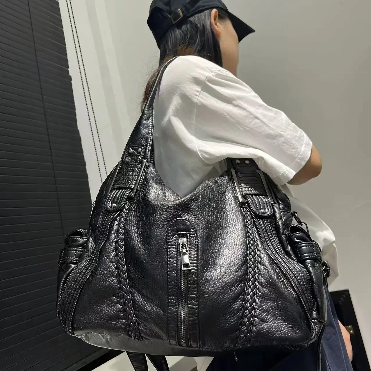 Women's fashion Y2K washed distressed hot girl motorcycle bag large capacity multi-zipper shoulder messenger bag