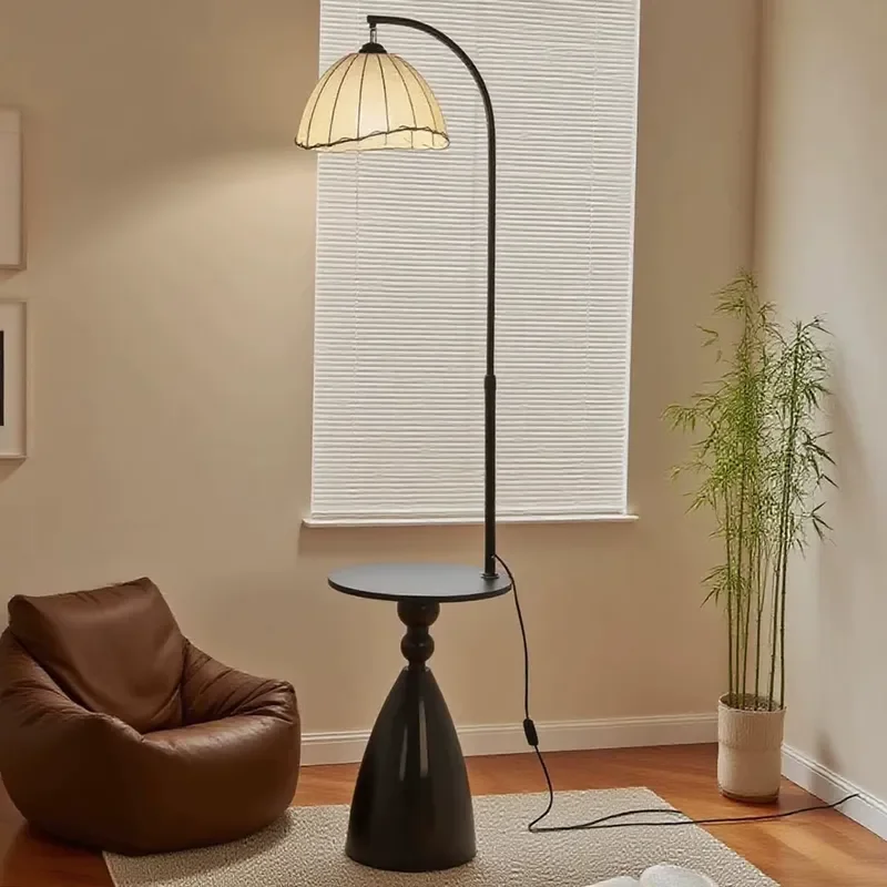 Modern Retro LED Floor Lamp American Study French Medieval Style Vertical Standing Light for Hotel Home Decor Fishing