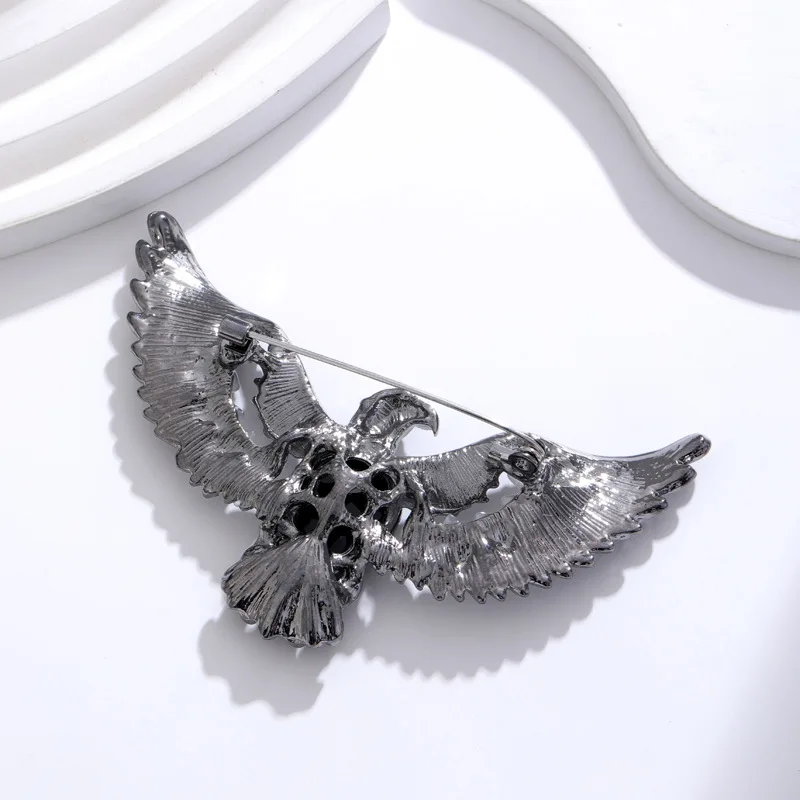 New retro eagle wing brooch, atmospheric and trendy animal fashion, Dapeng wing brooch, versatile and domineering brooch