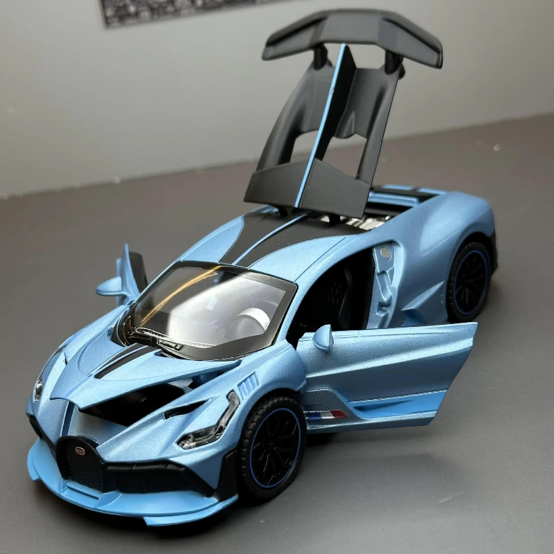 

1:32 Alloy sports car Divo sound and light pull back toy sports car, model tabletop ornament children's gift