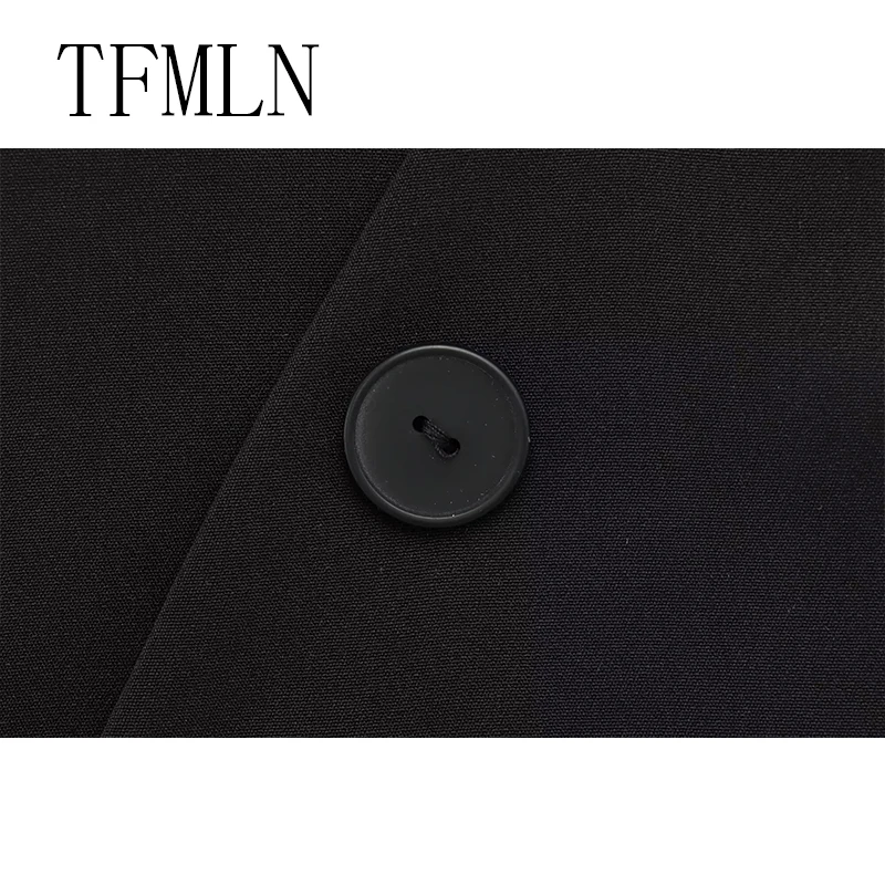 TFMLN ผู้หญิงฤดูร้อนกางเกงขาสั้นกระโปรง 2025 แฟชั่นปุ่มตกแต่งกางเกงขาสั้นกระโปรงวินเทจสูงเอว Streetwear กางเกงขาสั้นกระโปรง