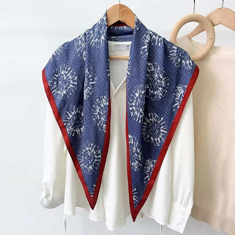 

2025New triangular scarf in twill silk, high-end waist-tied headscarf, versatile shawl, stylish scarf autumn