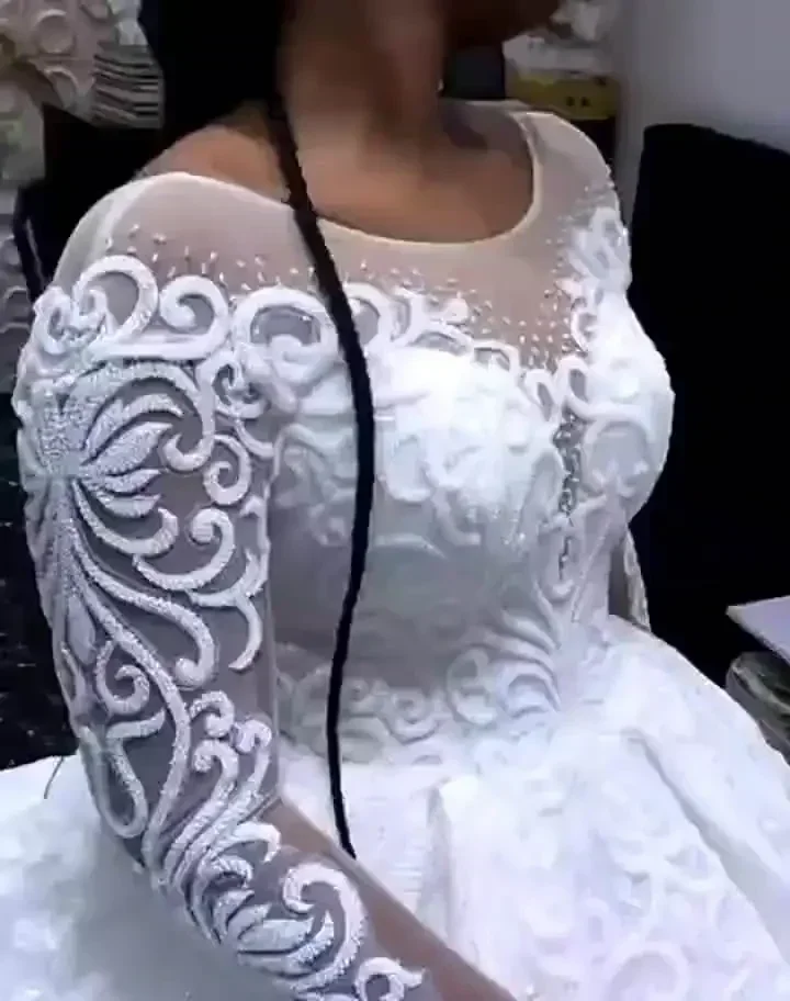 Customized New Arrival Flare Plus Size Lace Appliqued Bridal Gown African Princess Ball Gown Custom Made Wedding Dress