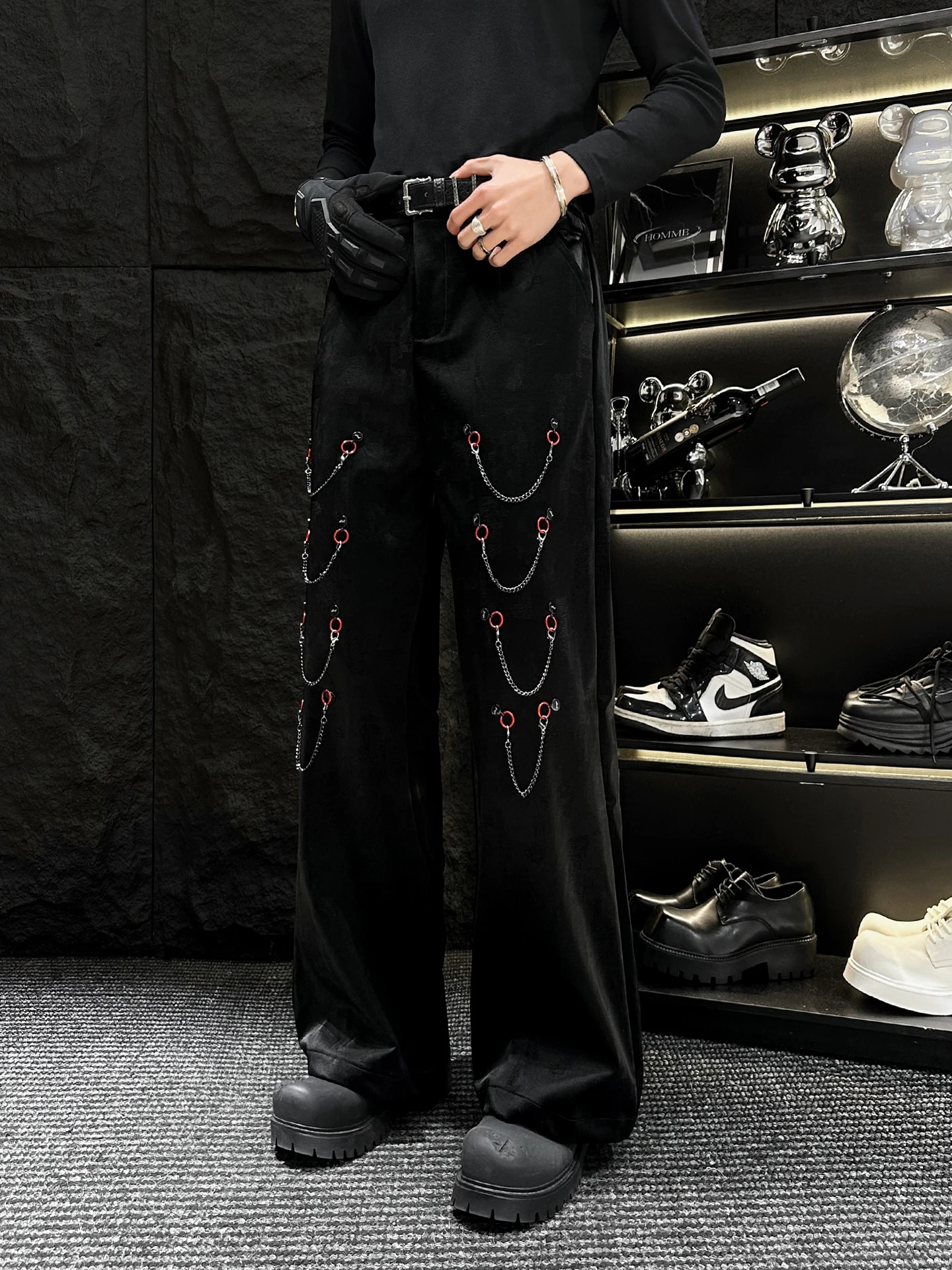 

Мужские брюки из искусственной кожи с декором из металлических цепей, черные, прямого кроя, длинные, модные, повседневные, весенние, молодежный тренд