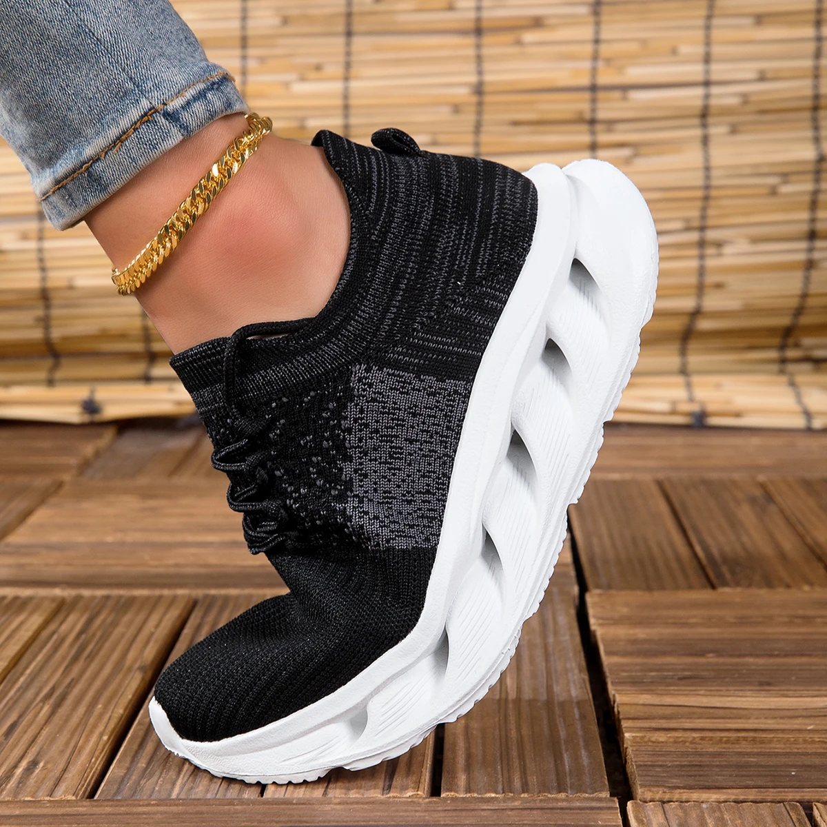 Herren Sneaker aus atmungsaktivem Fly-Knit Netzstoff, Klingen-Sohle für ermüdungsfreies Stehen, vielseitige Freizeitschuhe für den Arbeitsweg – Detail 9