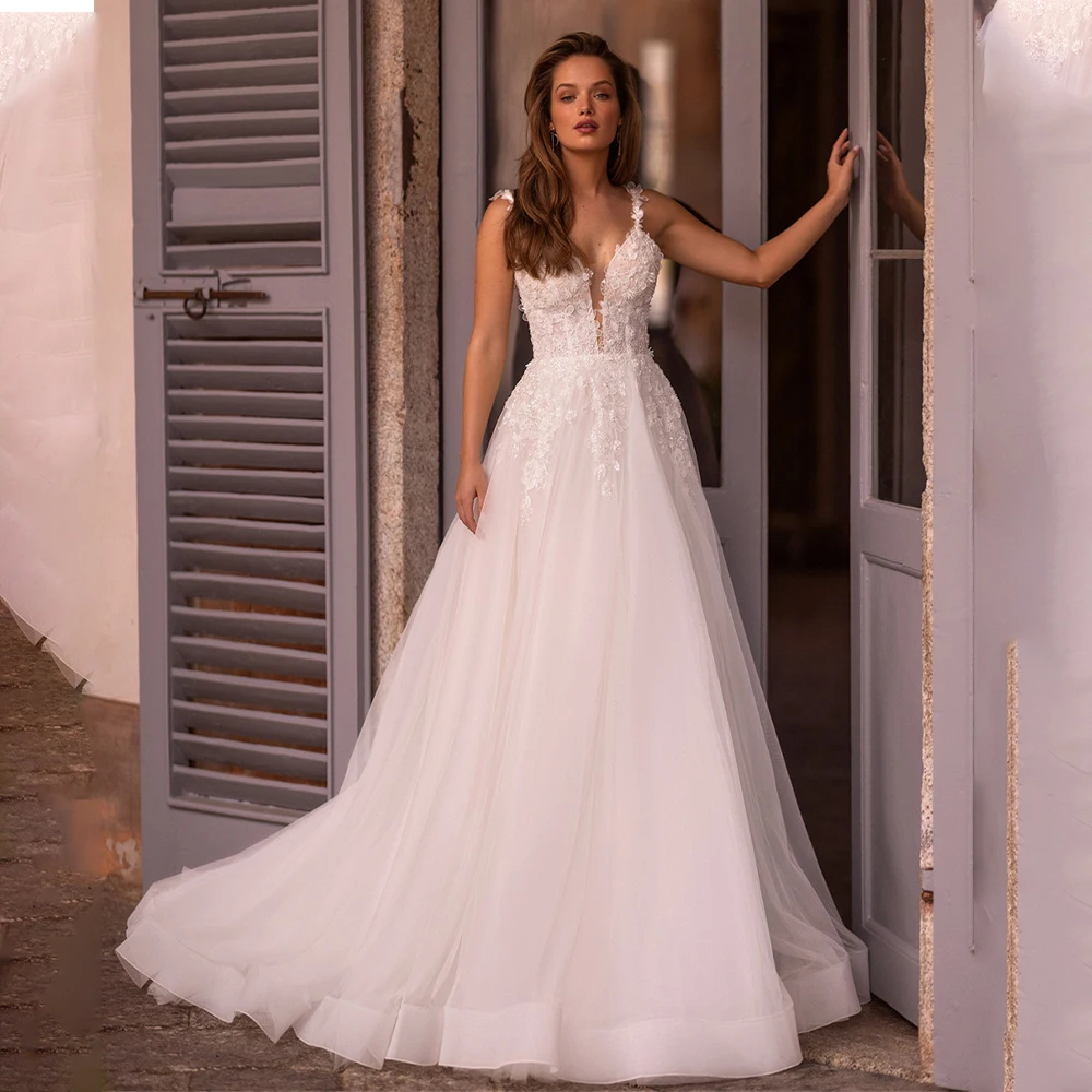 

Charming Spaghetti Straps V-neck Lace Applique Bridal Grown A Line Wedding Dresses Sweep Train Custom Made 2026 Rode De Morrie
