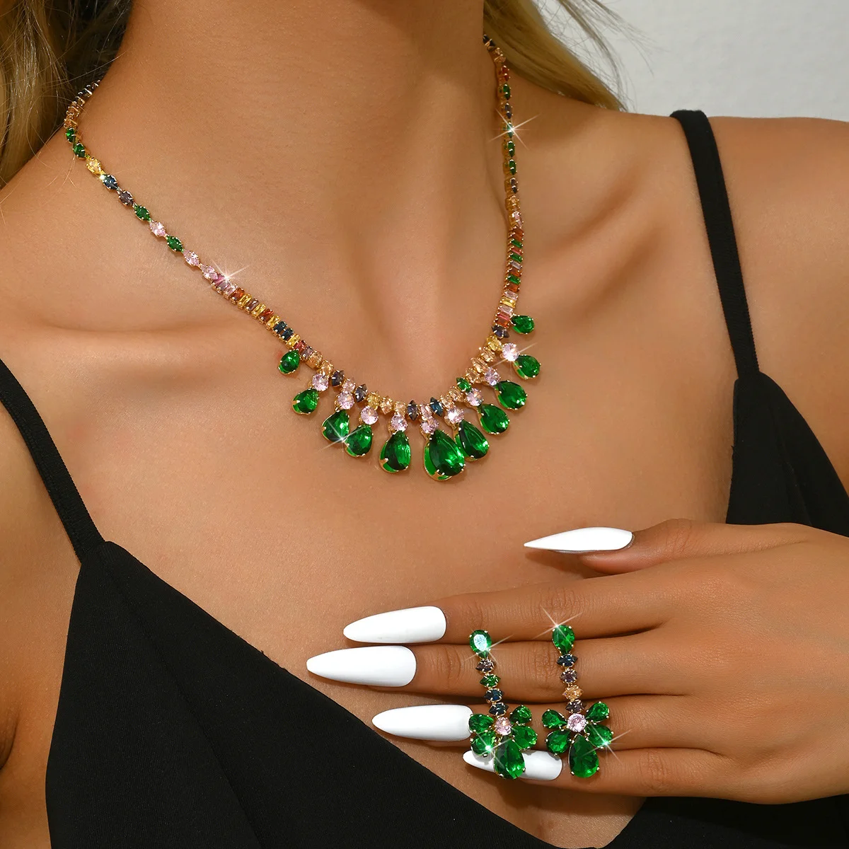 

Korean-style fashionable green zircon fringed necklace and earrings set, short collar chain, formal dress matching accessories