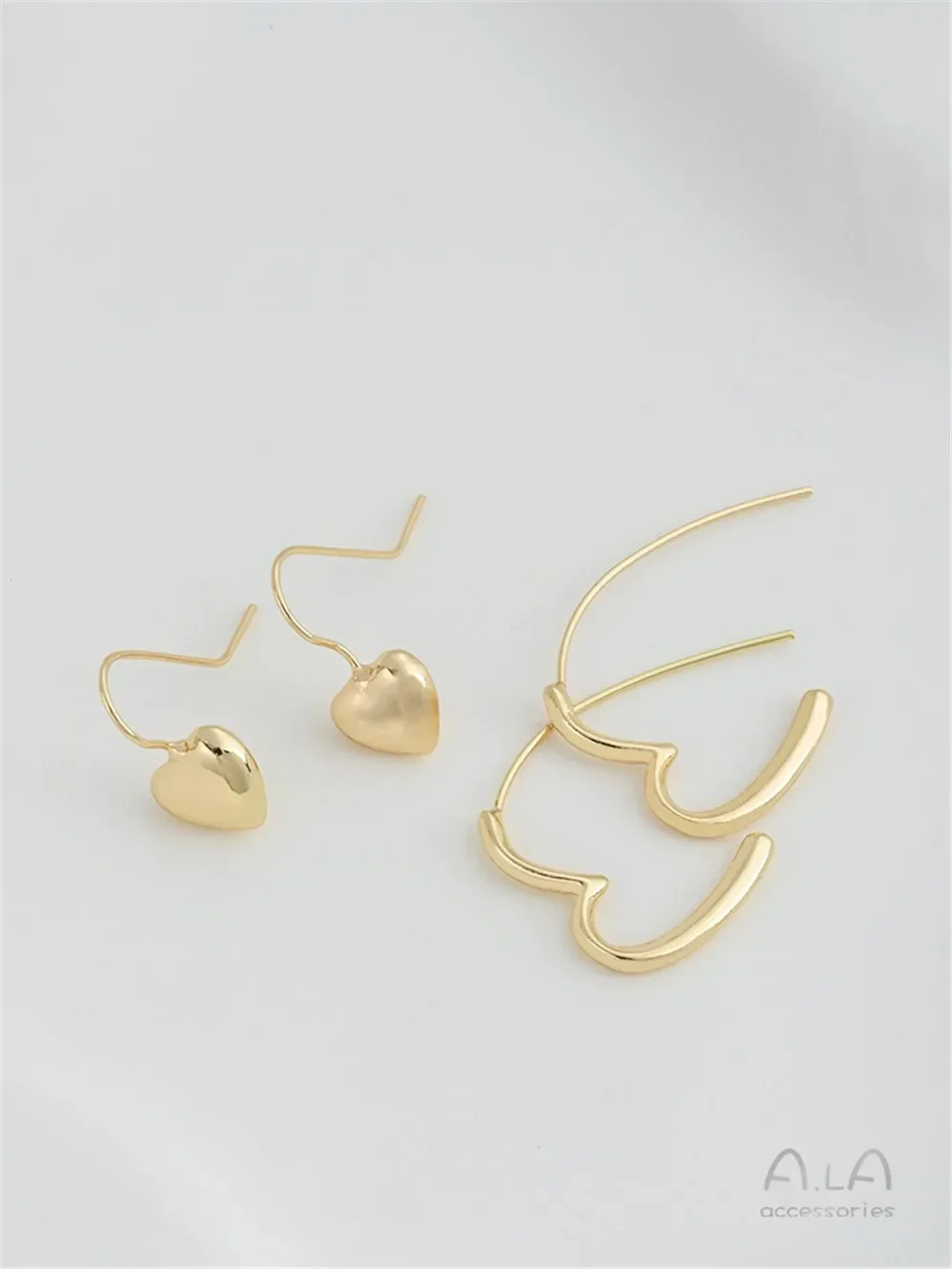 

14K Gold Peach Heart Earrings, Love Ear Hooks, Hand-made DIY Light Luxury Metal Ear Jewelry Materials F411