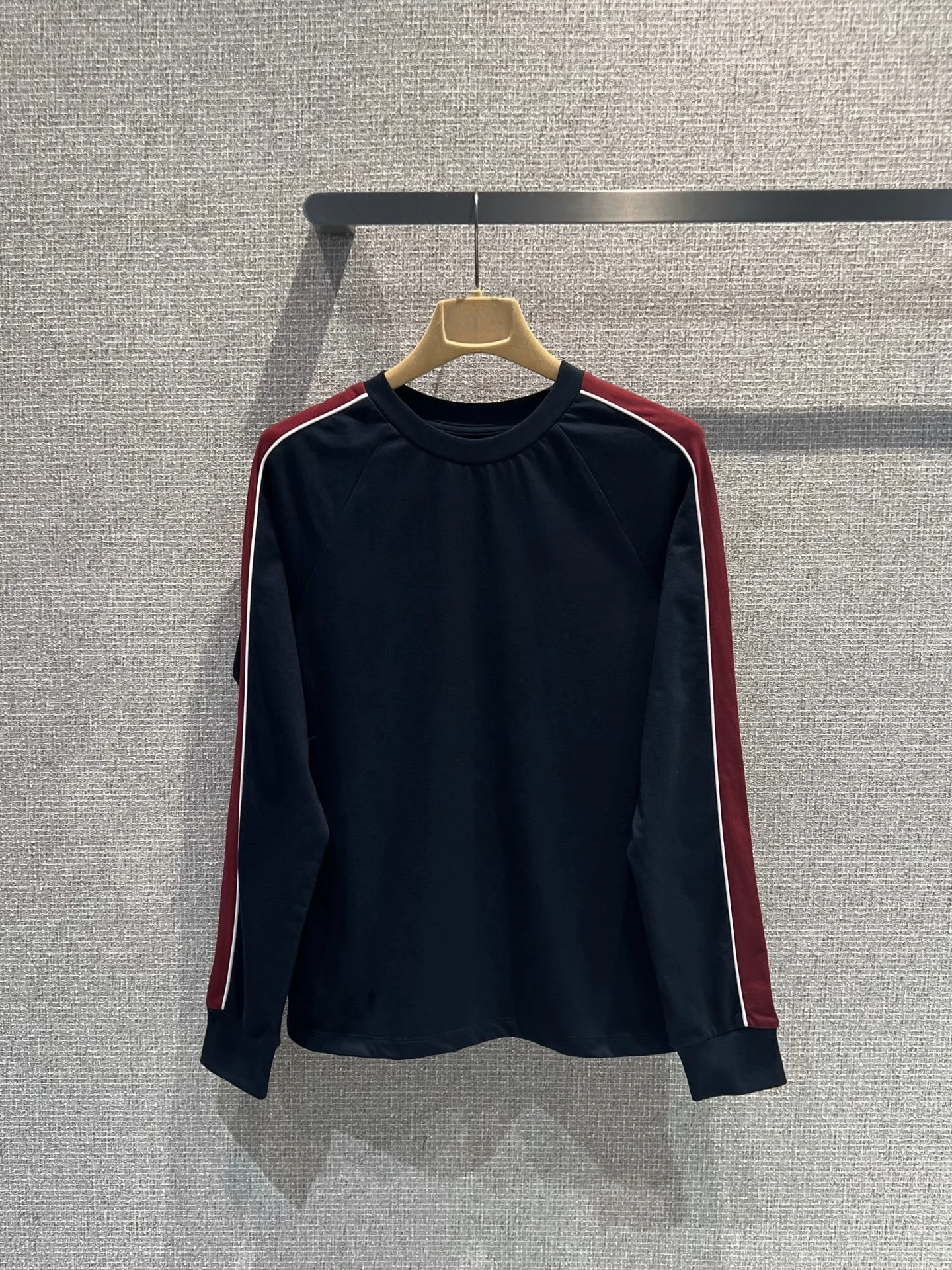 

Casual Loose Women's Long Sleeve T-shirt round Neck Color Block Design Fashionable Ageless Comfortable Cotton Moisture Wicking