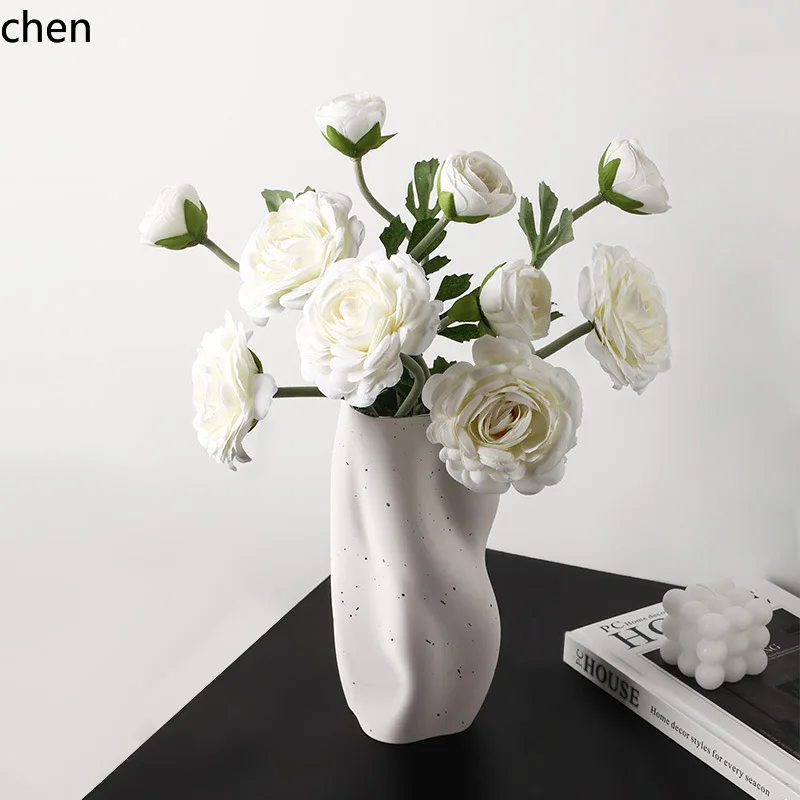 YFY Twisted Flower Vase - High-end, stylish, creative home decor for model homes