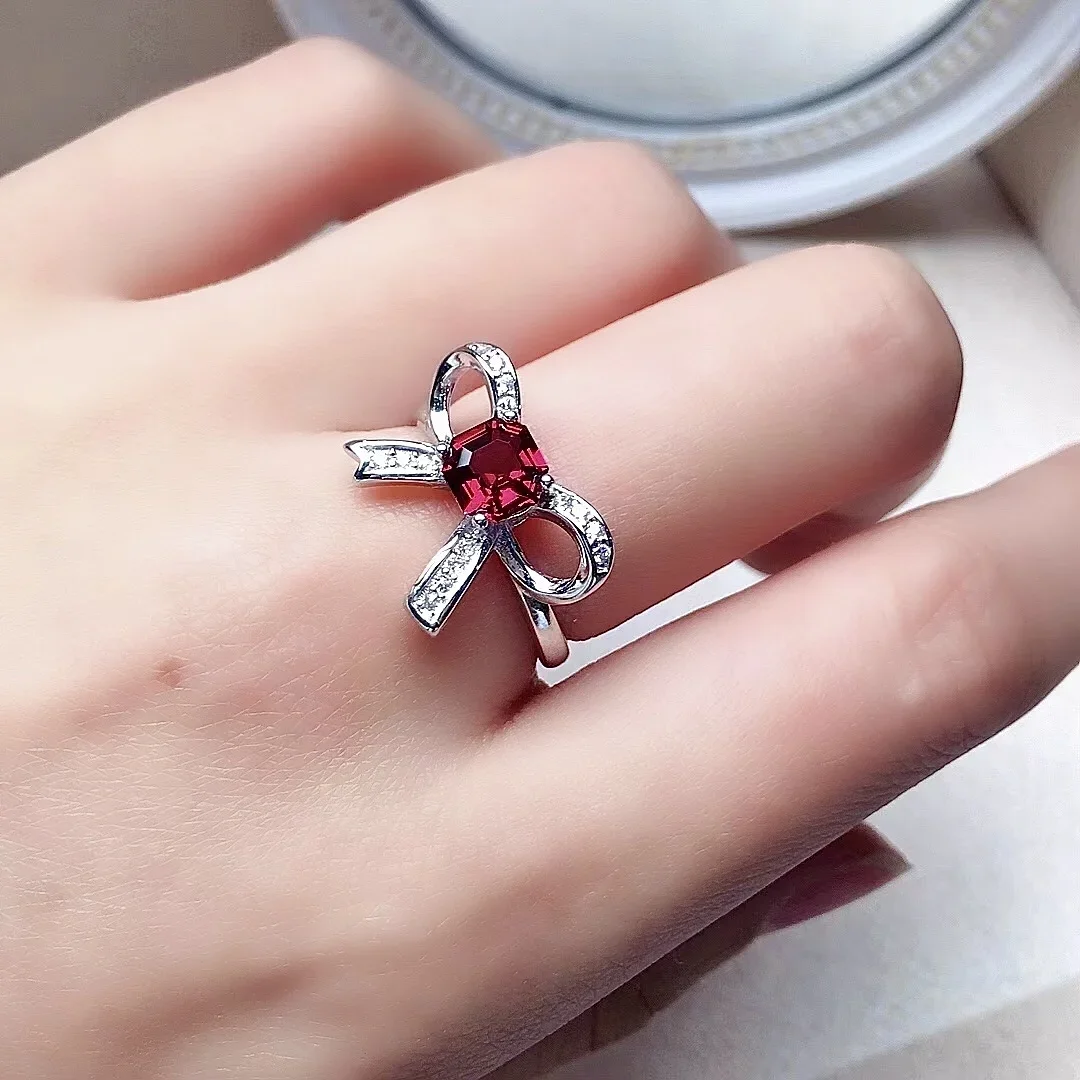 

Элегантное кольцо с бантом из стерлингового серебра для вечеринки, 6 мм, класс VVS, серебряное кольцо с натуральным гранатом, модное кольцо из серебра 925 пробы с гранатом