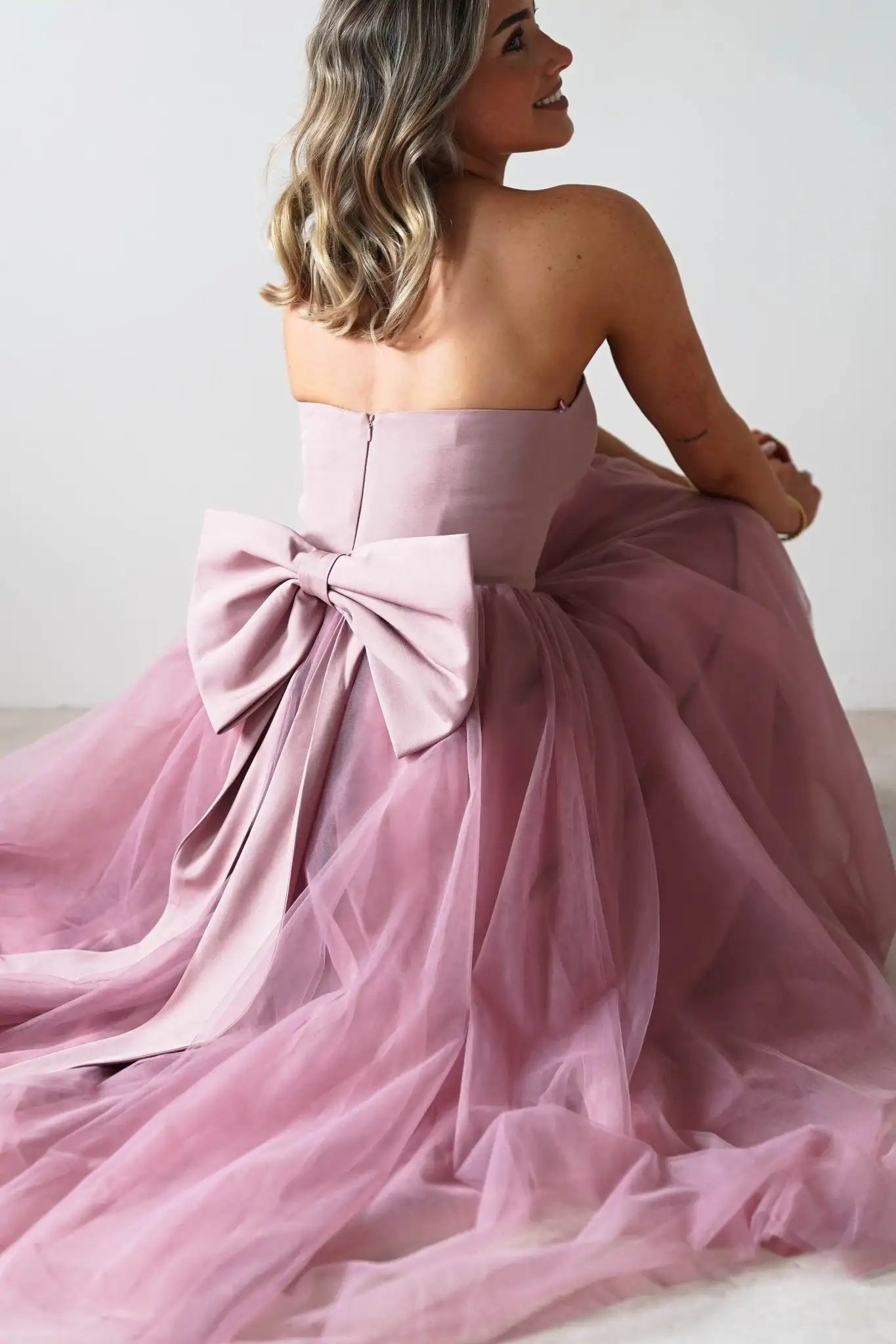 

Fashion Women's Strapless Bridesmaid Dresses With Bow Tulle Simple A-line Maxi Prom Dress Elegant Basque Chic Wedding Party Gown
