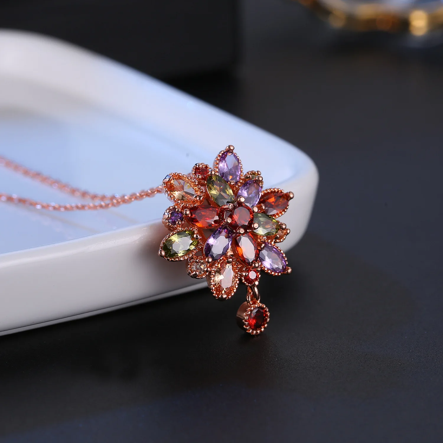 SUGO 2022 Summer New Arrival Fashion Retro Classic Rose Gold Color Zirconia Necklaces for Charming Women Trend Jewelry Gift