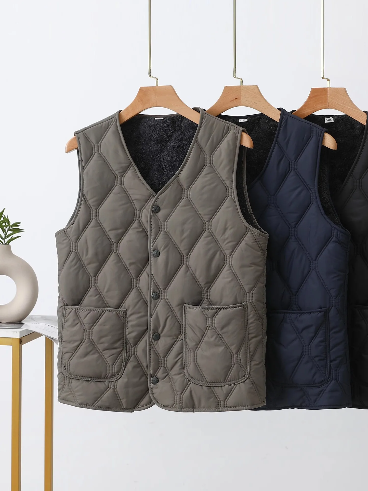 Men's V-neck Fleece Vest Autumn Winter Solid Color Thicken Sleeveless Jacket Casual Fashion Male Warm Single-breasted Tank Tops
