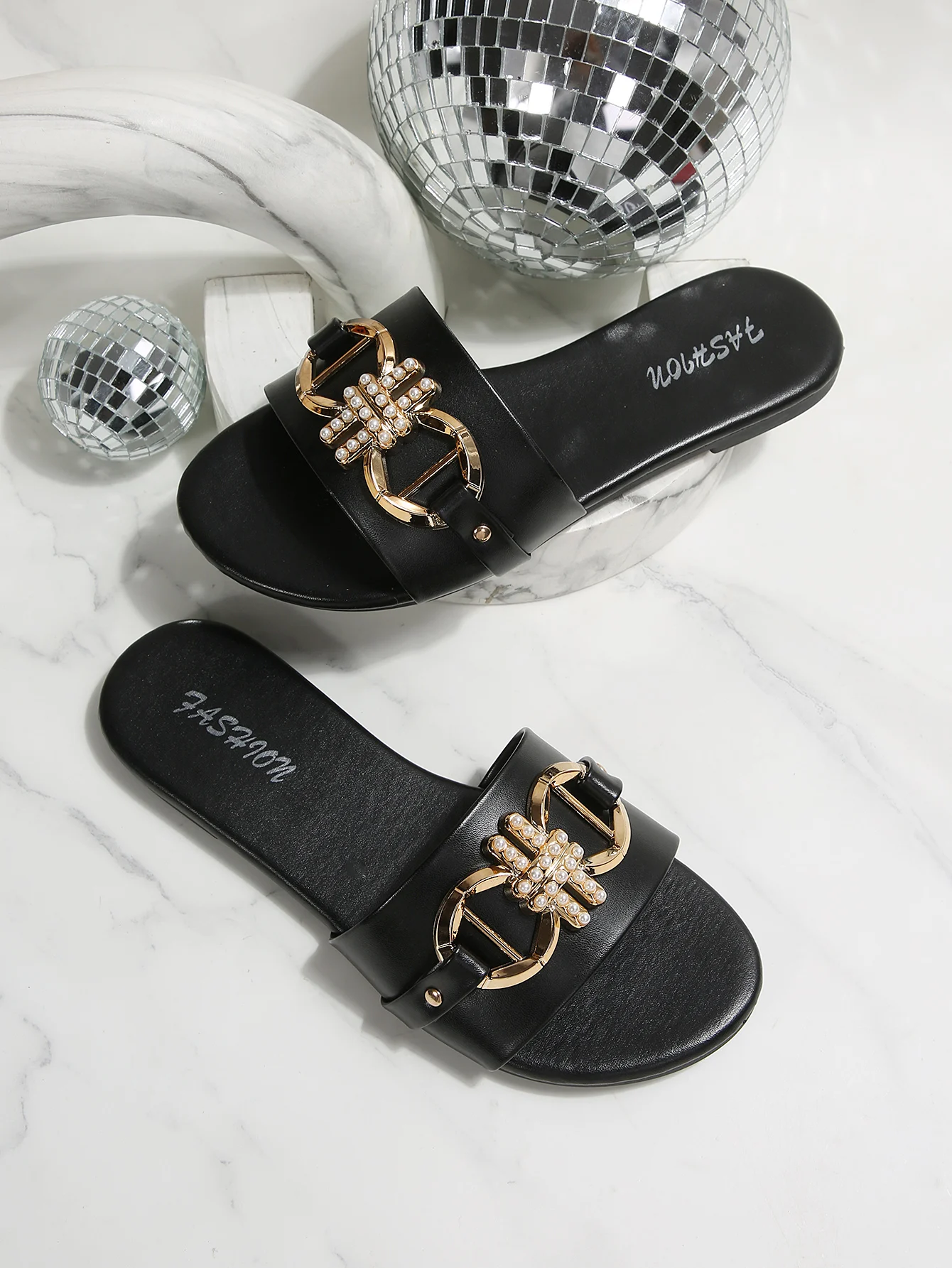 2026 Modische Designer-Luxus-Flachschuhe für Damen – Sommer, Outdoor, Strand – Hochwertig mit Blumen- und Muster-Verzierung – Detail 6