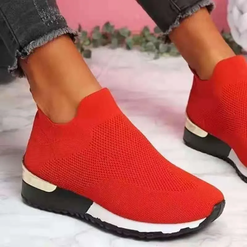 Zapatillas de deporte de tela de malla transpirable de gran tamaño para mujer, nuevo conjunto de pies, zapatos casuales de tejido volador, Primavera