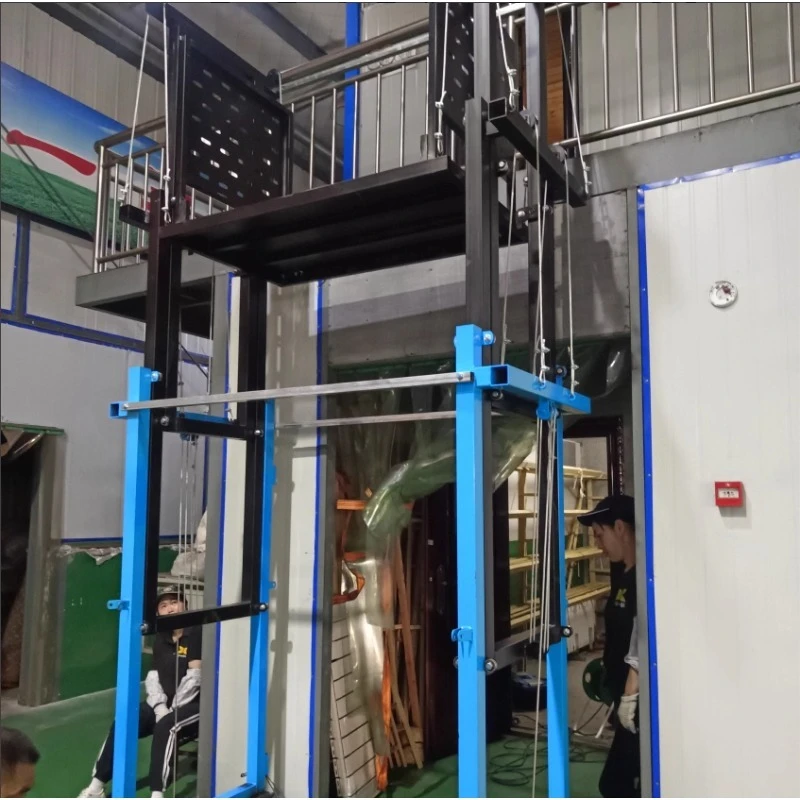 2–8 m zusammenklappbarer elektrischer Gerüstlift mit Geländer, geeignet für die Handhabung und den Transport von Hebegütern in Lagerfabrik