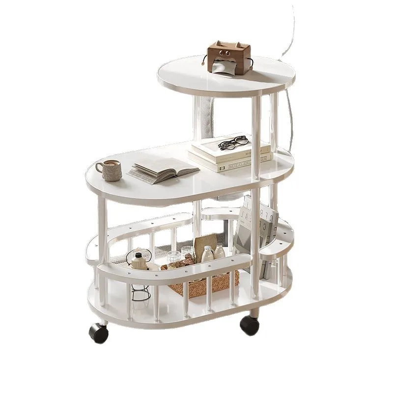 جانب غرفة المعيشة، عدد قليل من الخشب الصلب، أريكة متحركة، خزانة جانبية، طاولة قهوة، شقة صغيرة، غرفة نوم منزلية، رف الملابس والقبعات