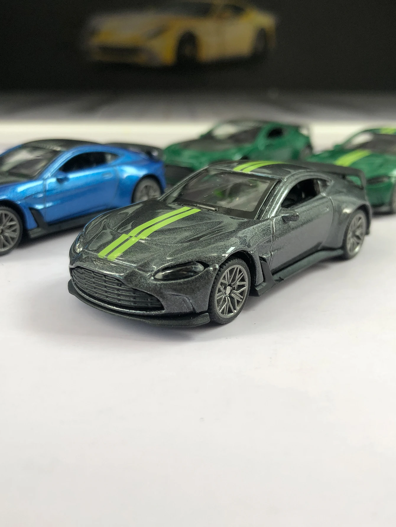TSC 1:64 simulation zinc alloy Aston Martin V12 Vantage model car, static ornament, metal collectible gift car