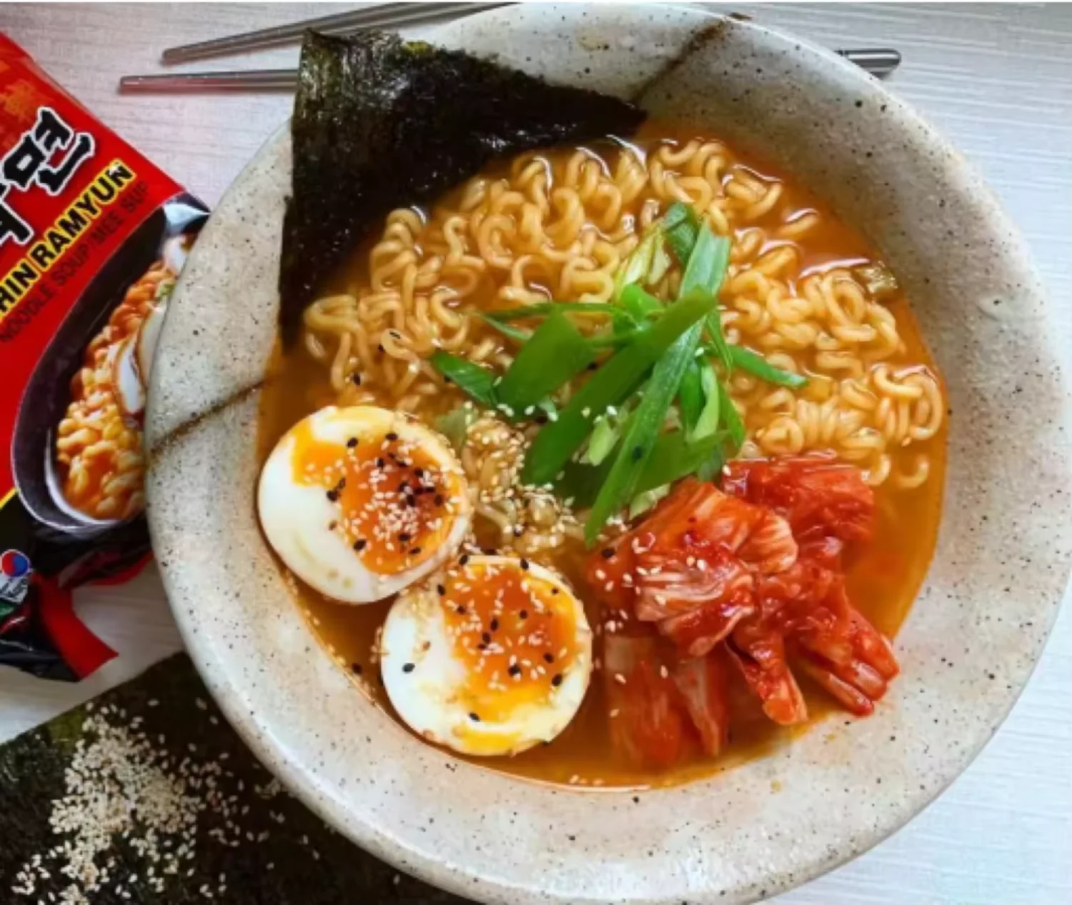 نونغ شيم، شوربة نودل شين راميون، حار الذواقة، عبوة من 20، 120 جرام/علبة