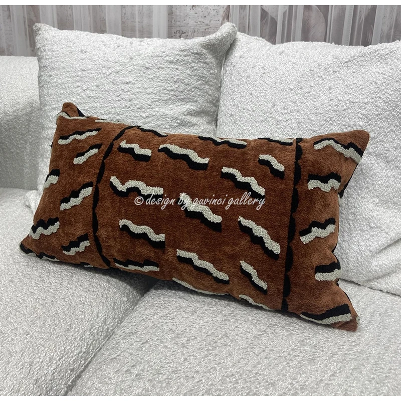 GUVINCI Tiger Beat Cushion Cover Luxury Jacquard Velvet Textured Background Super Soft Lumbar Pillow Case For Villa Hotel Casa