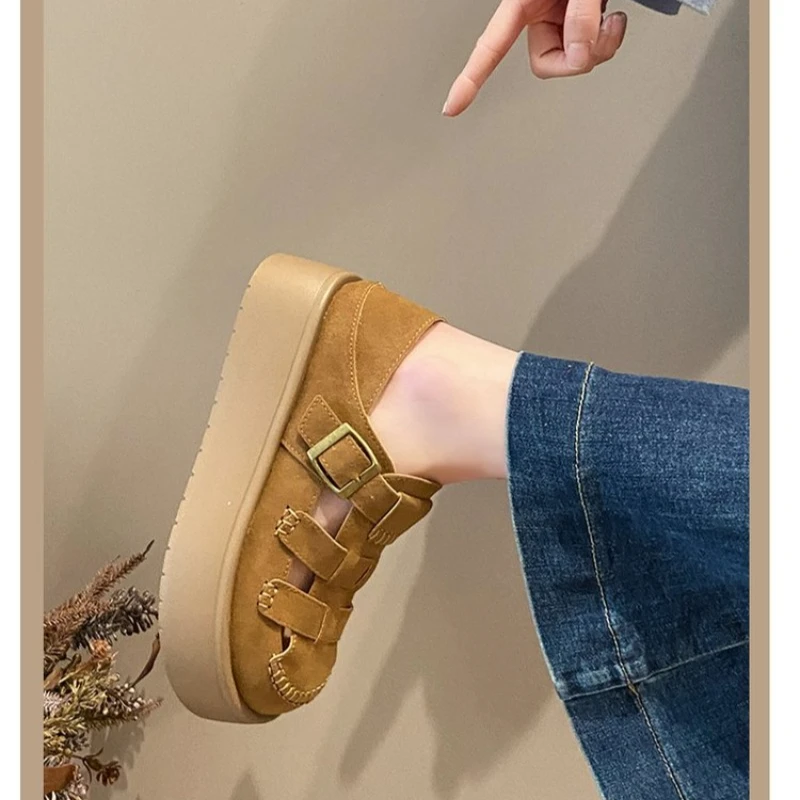 Hollow Breathable Bun Head Sandals Women's Wear 2026 Summer New Fashion Two Wear Thick Soled Beach Sandals Women's Shoes view 2