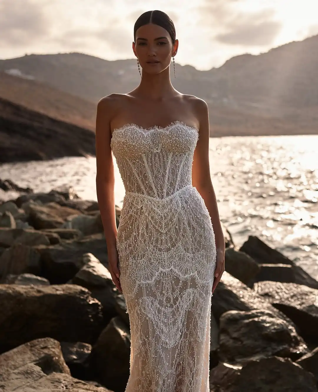 Ofherown エレガントなレースビーズのウェディングドレスマーメイドコートトレインブライダルガウンストラップレスジッパーアップvestido de noviaカスタマイズ