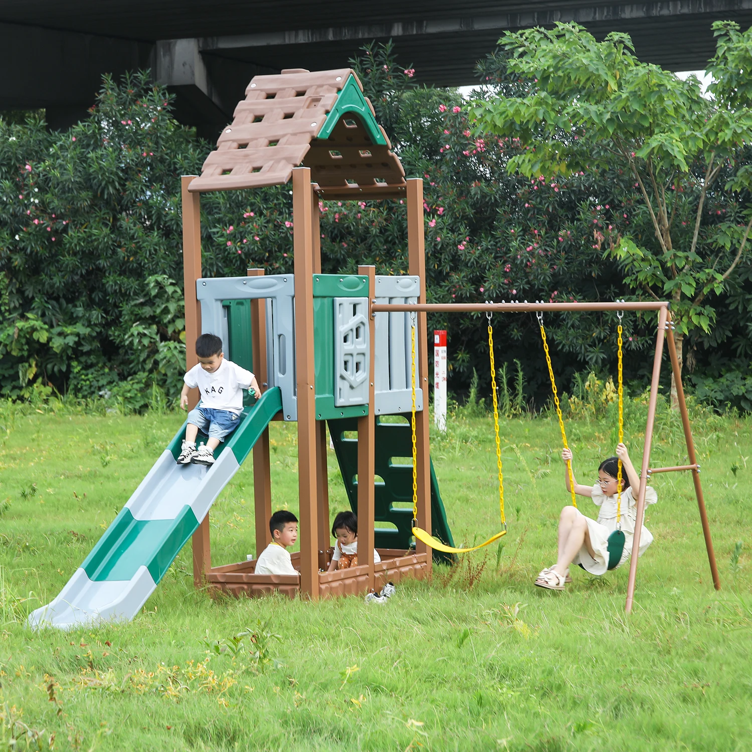 Factory Direct 2026 Children's Outdoor Playground Equipment,Kids Climber Playhouse with Slide and Swing Playsets