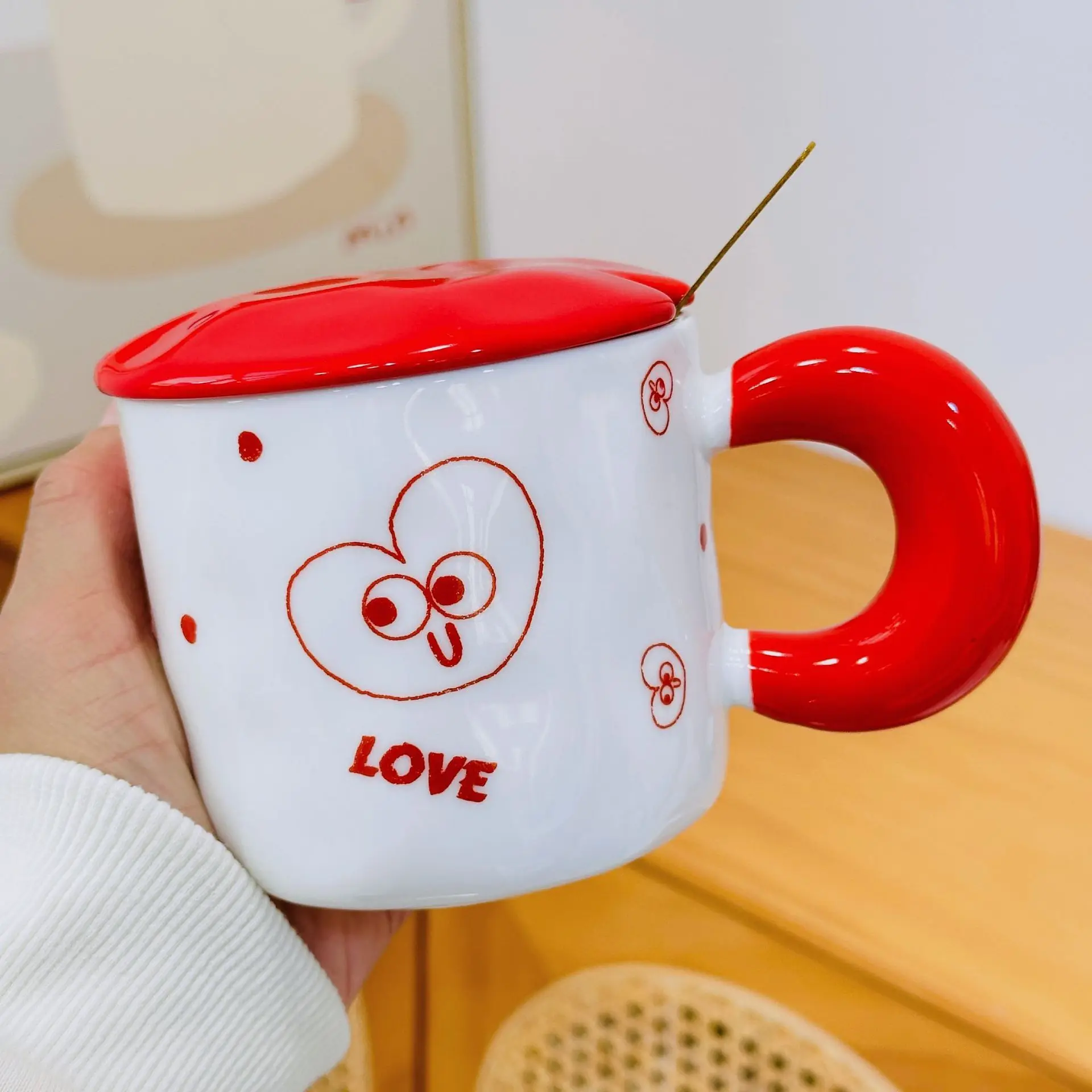 

Милая керамическая кружка-ложка с улыбкой и крышкой, креативная и персонализированная чашка для воды для пары, подарок
