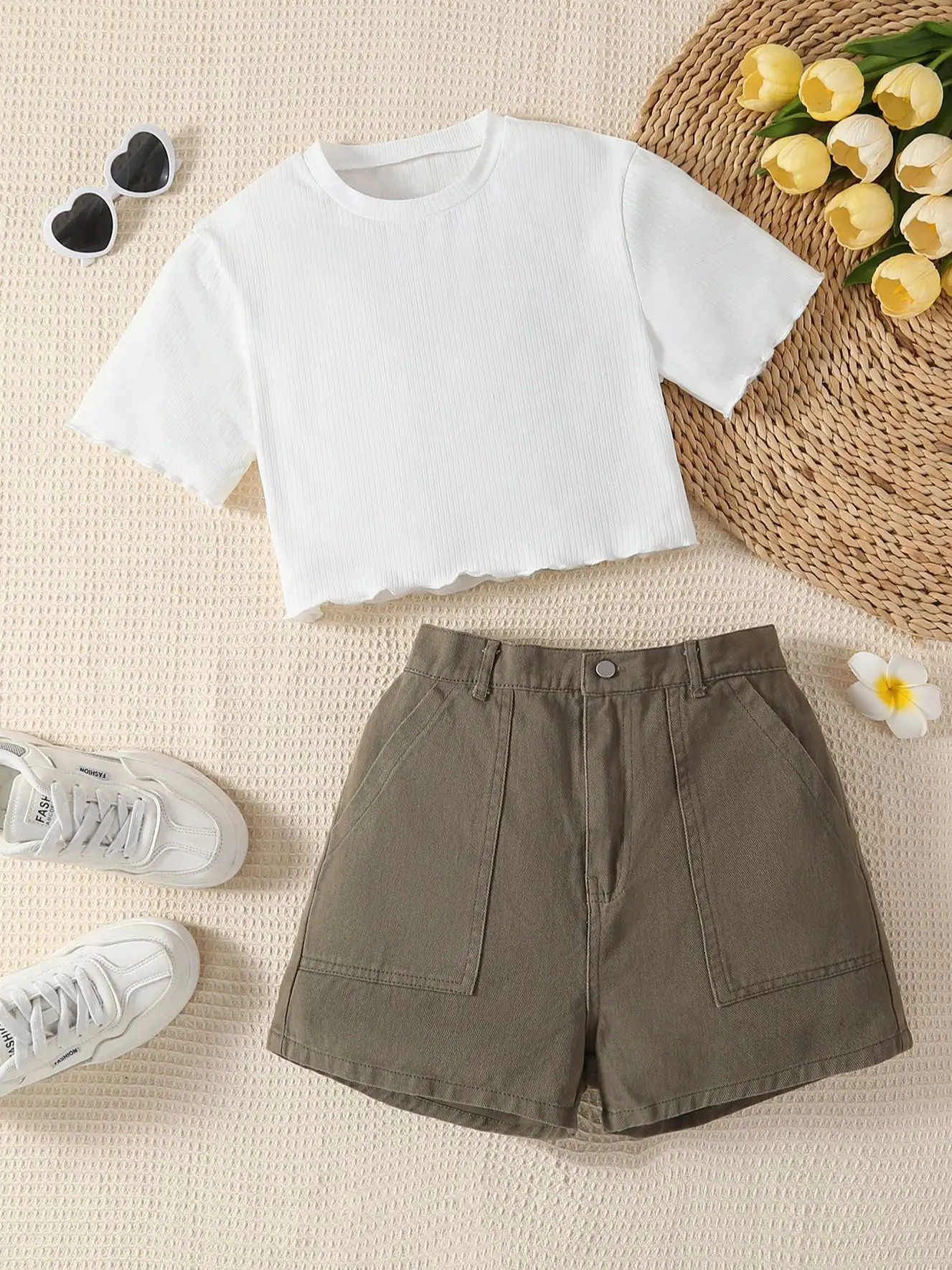 

Baby Girls Spring and Summer Washed Shorts Thin Versatile Mid-Waist Pants Girls Hot Pants New Two-Piece Set
