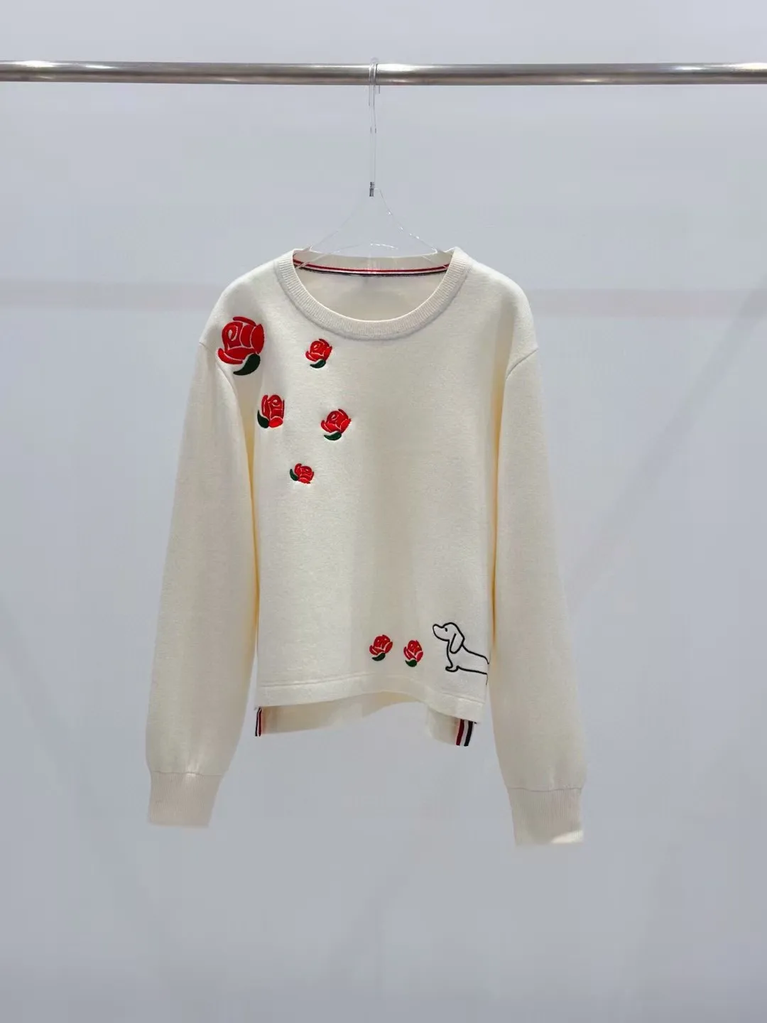 High end customized women's round neck embroidered pullover sweater