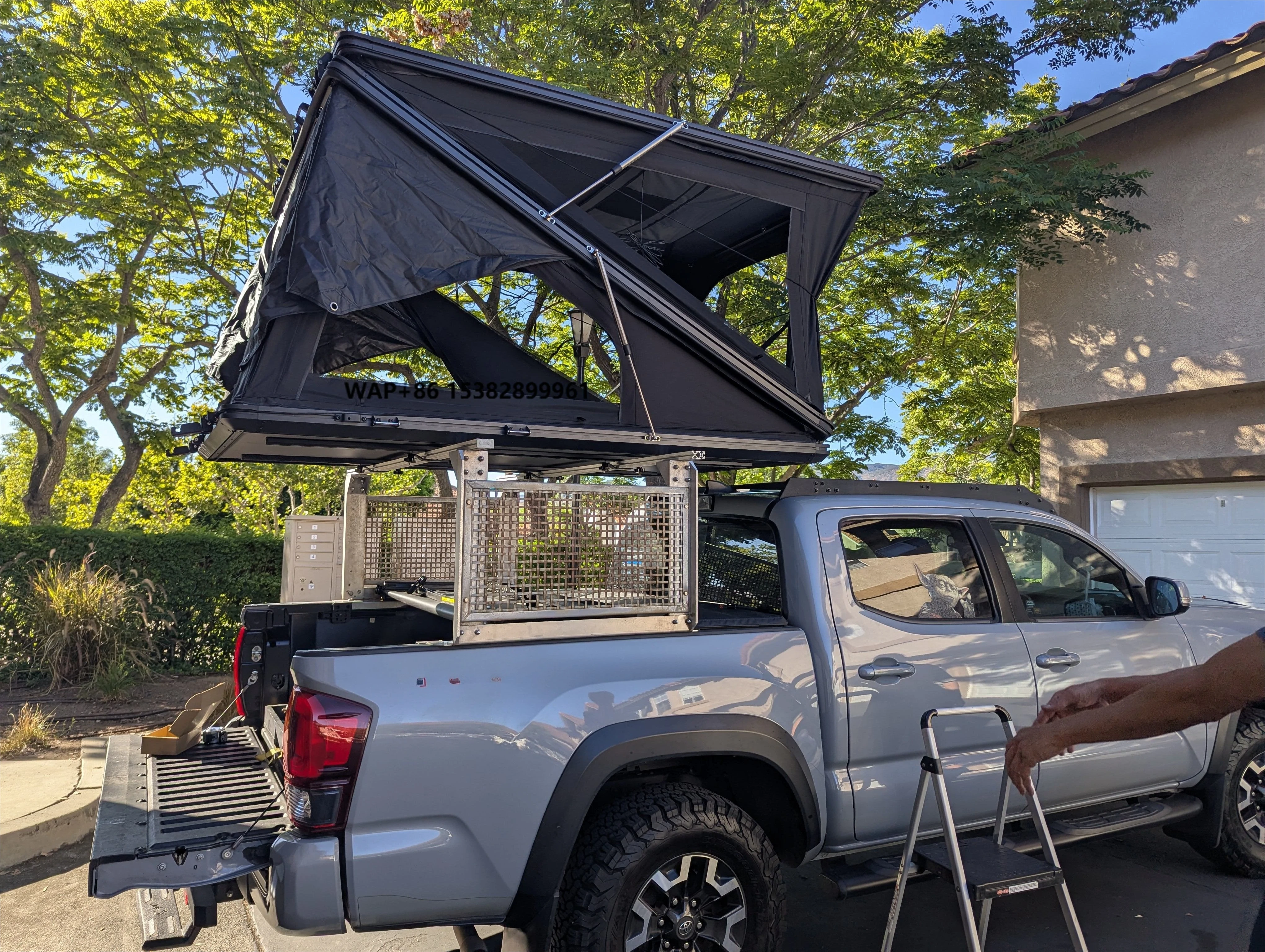 

EM 2-4 Person Z Shape Aluminum Car Rooftop Tent Abs Hard Shell Lightweight Camping Waterproof 4-Season Roof Top Tent With Ladder