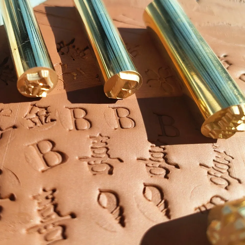 

Customized LOGO Ceramic Pottery Clay Stamp Soap Wax Seal Stamping 12mm Mini Small Size CNC Engraved Carving Copper Stamp